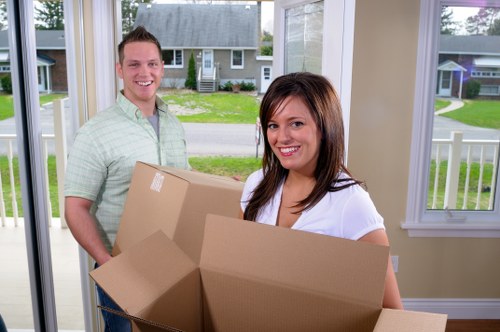 Moving truck booking for residential and commercial customers in Southlambeth