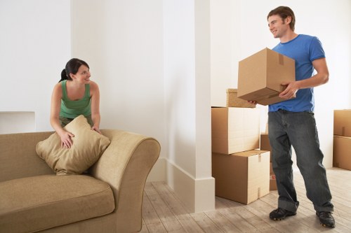 Local moving van service navigating Southlambeth streets